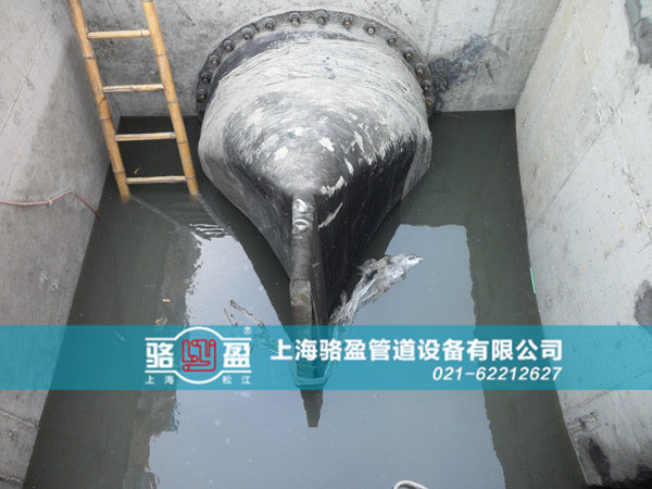 四川省自貢市富順縣法蘭式<a href=http://www.3018.com.cn/ target=_blank class=infotextkey><a href=http://www.3018.com.cn target=_blank class=infotextkey>鴨嘴閥</a></a>安裝現(xiàn)場(chǎng)